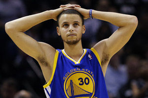 足球比赛中 足球比赛中