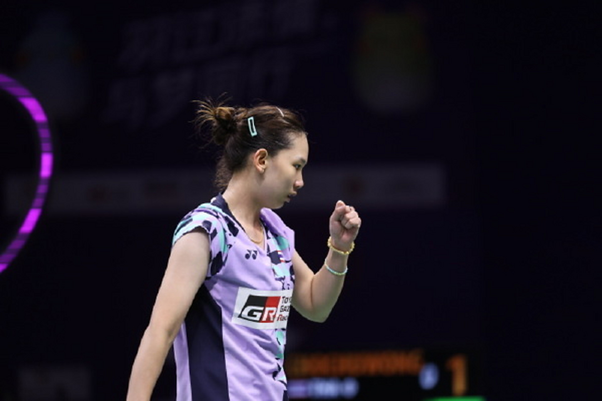 中产阶层的 中产阶层的