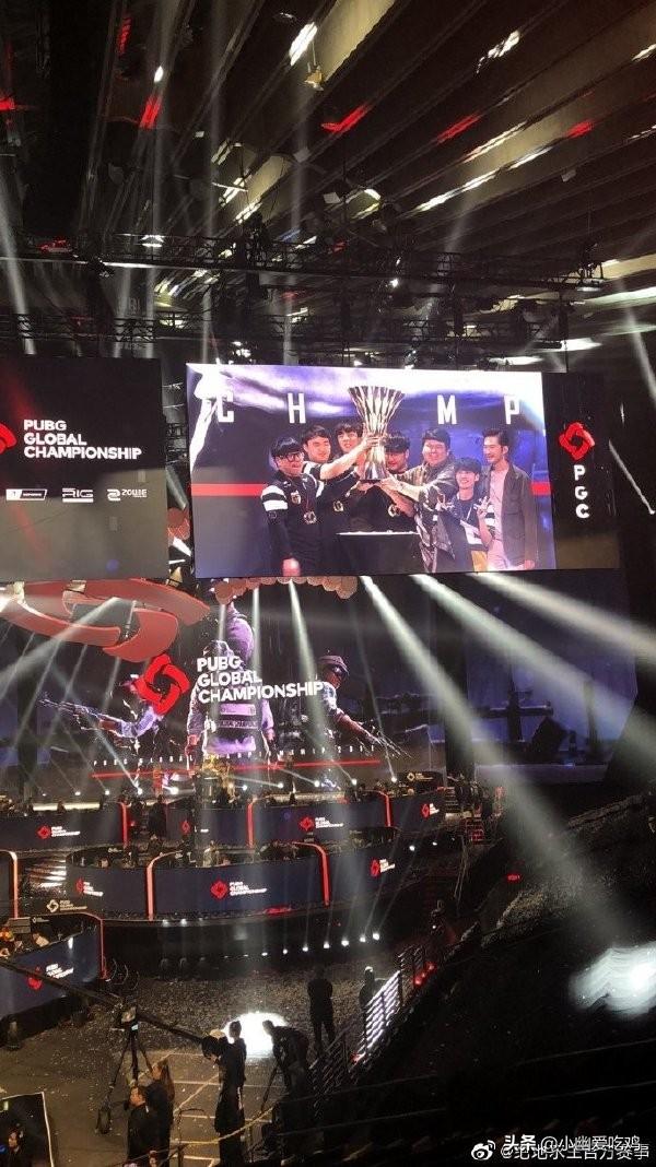 费拉里斯球 费拉里斯球