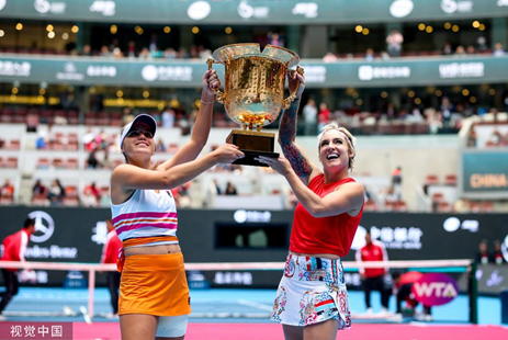 试图通过半 试图通过半